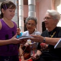 Madre de Antonio Guerrero presenta en Cienfuegos poemario «La verdad me nombra»